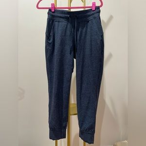 Lululemon joggers 💙